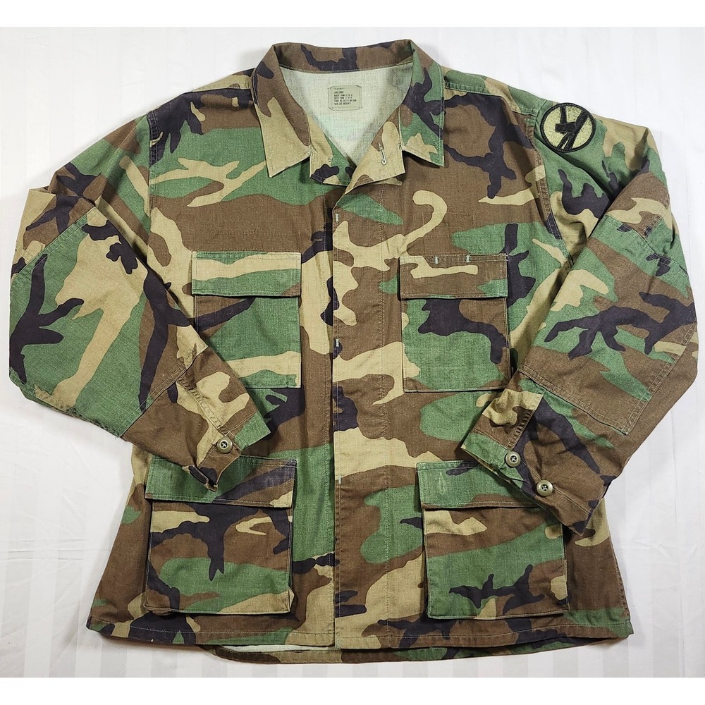 Vintage 1992 USA Military Issued Woodland Camo Combat Field Jacket Large Short